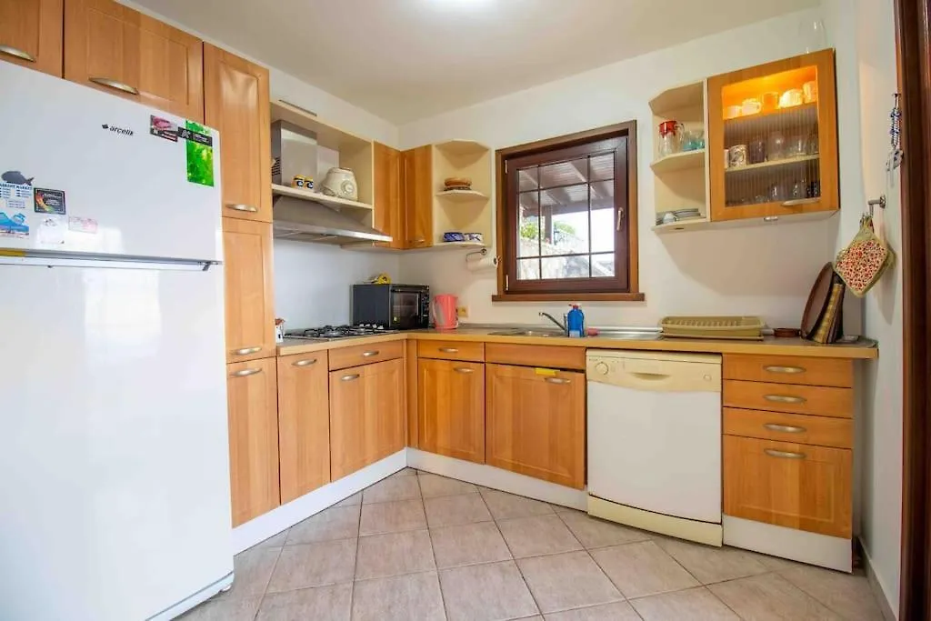 Villa Seba; Yalikavakta Oezel Havuzlu 4+1 Villa Bodrum