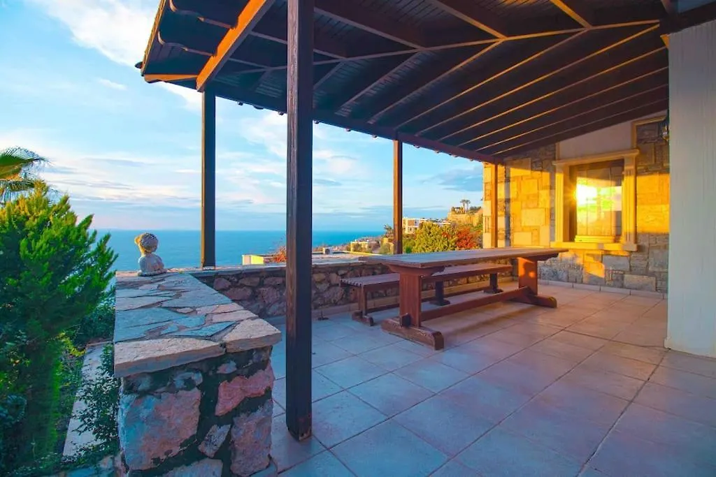 Villa Seba; Yalikavakta Oezel Havuzlu 4+1 Villa Bodrum