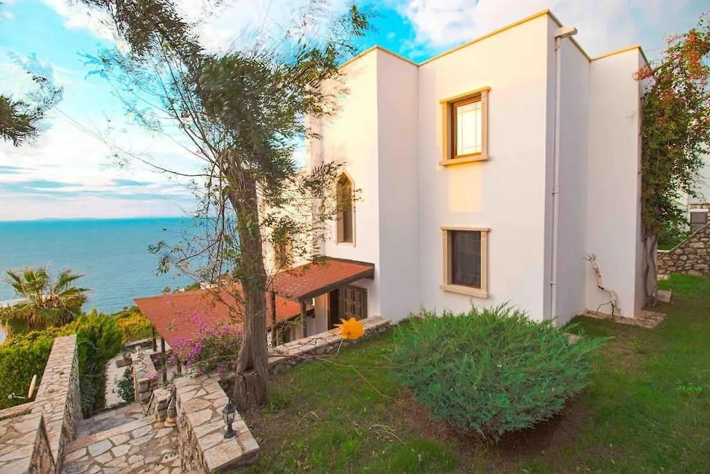Villa Seba; Yalikavakta Oezel Havuzlu 4+1 Villa Bodrum Turkey