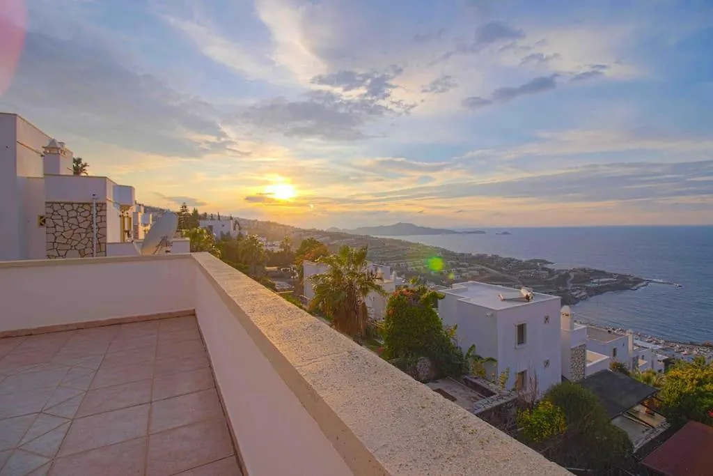 Villa Seba; Yalikavakta Oezel Havuzlu 4+1 Villa Bodrum