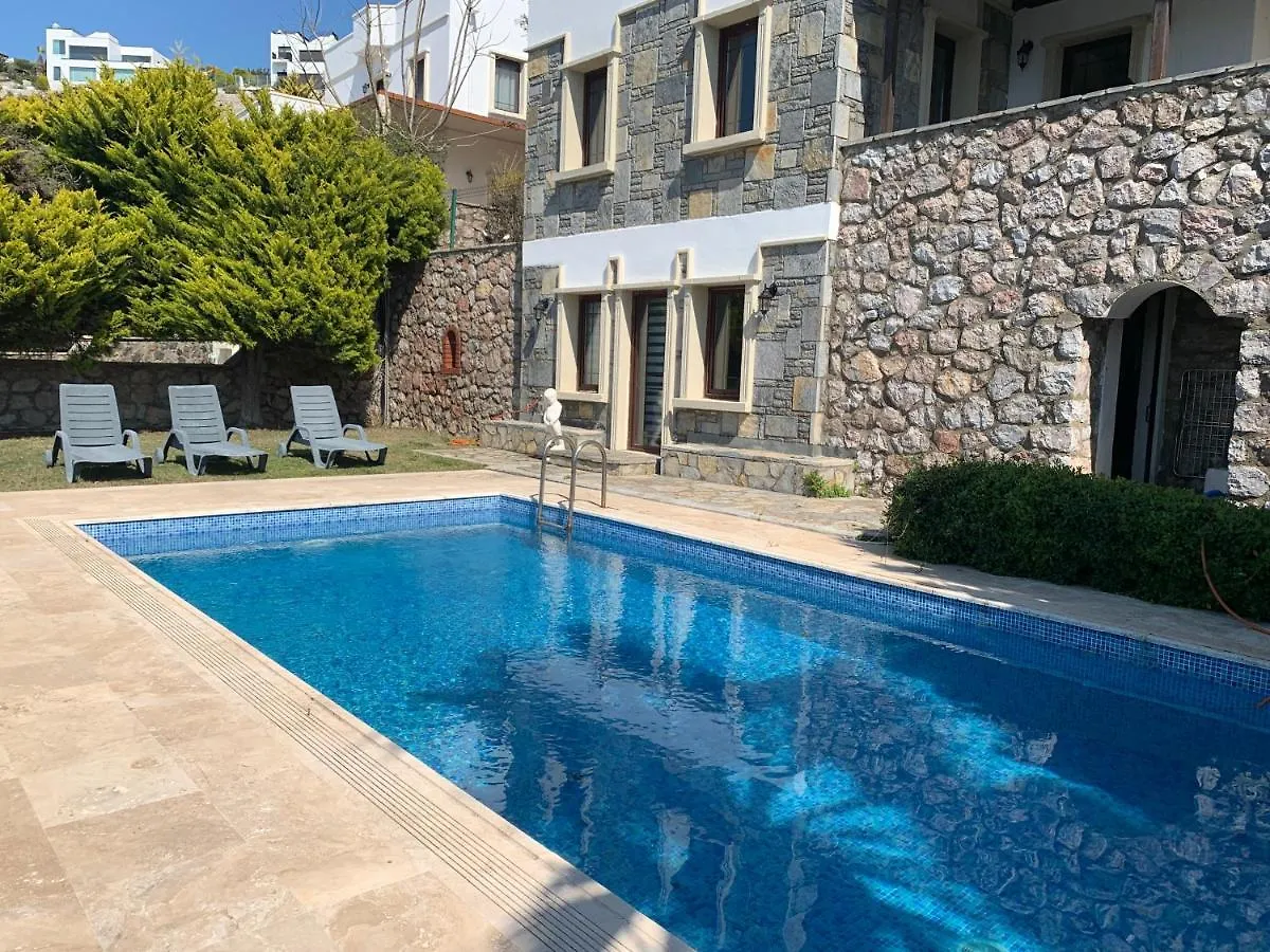 Villa Seba; Yalikavakta Oezel Havuzlu 4+1 Villa Bodrum